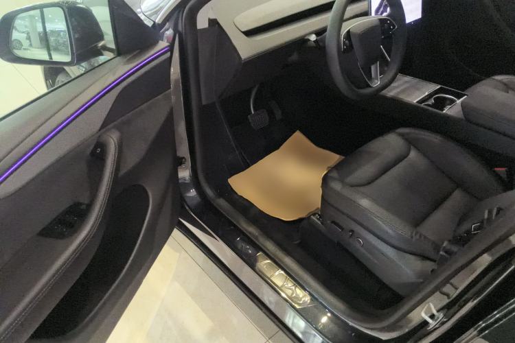 Used Tesla Model Y 2025 Long-Range All-Wheel Drive First Edition