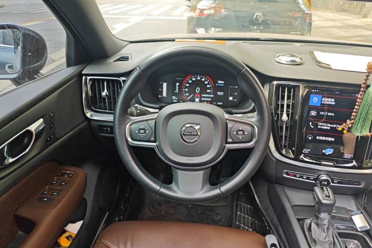 Used Volvo S60 2020 T4 Zhiyi Luxury Edition
