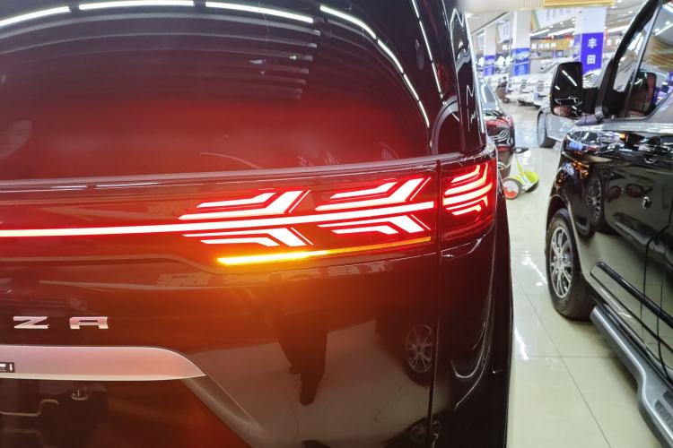 Used Denza D9 2024 DM-i 980 Four-Wheel Drive Prestige Model
