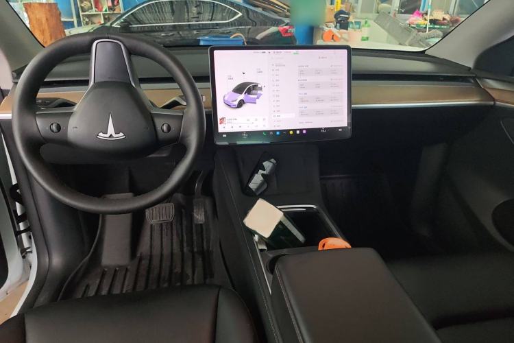 Used Tesla Model Y 2021 Long-Range All-Wheel-Drive Version
