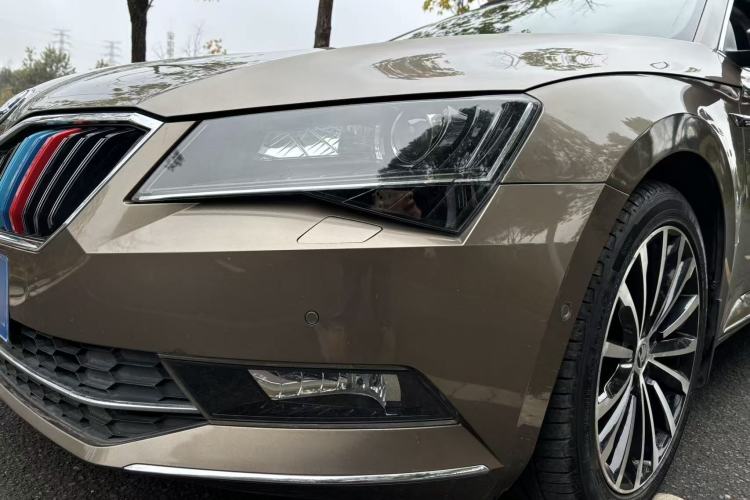 Used Skoda Superb 2016 TSI330 DSG Smart Drive Edition
