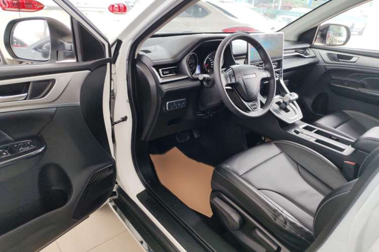 Used Haval M6 2021 PLUS 1.5T DCT Luxury Smart Connectivity Model
