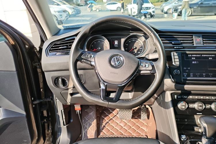 Used Volkswagen Tiguan L 2018 380TSI Automatic All-Wheel Drive Luxury Edition
