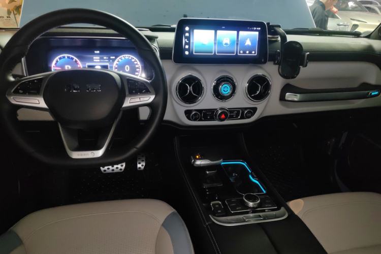 Used Beijing Auto BJ40 2023 2.0D Automatic Four-Wheel Drive Blade Hero Edition Adventurer Type
