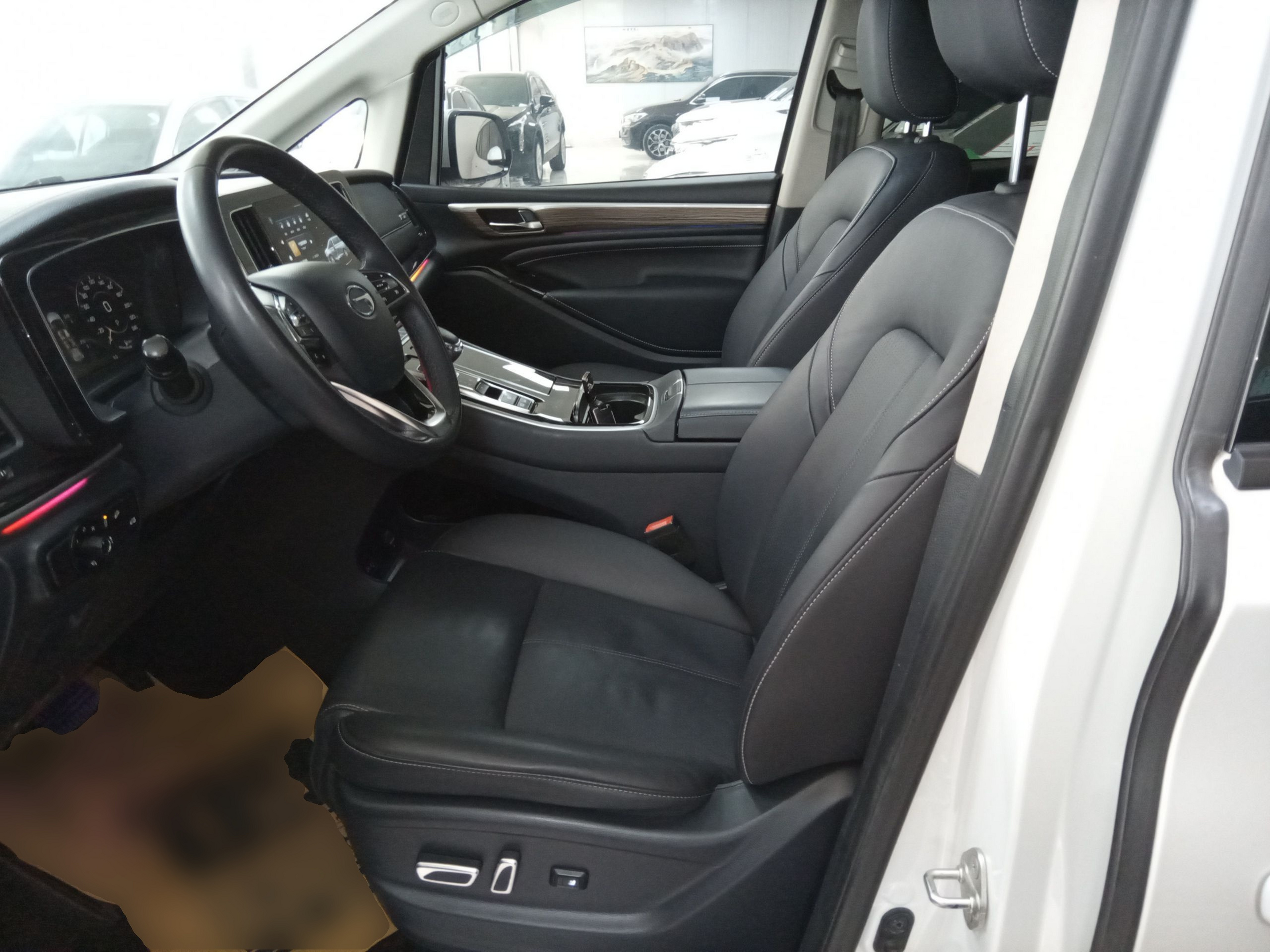 Переднее сиденье в автомобиле