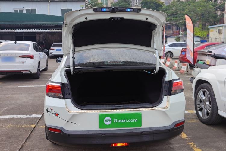 Used Venucia D60 2018 1.6L CVT Smart Connect Elite Edition