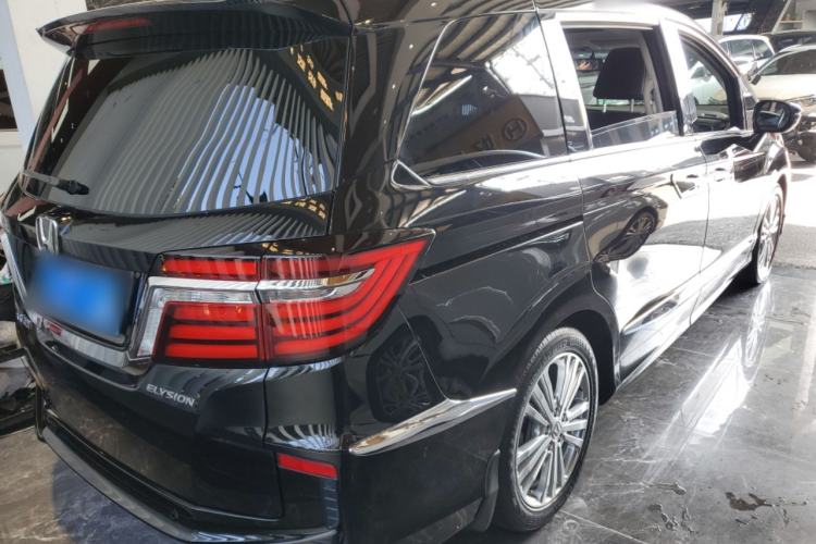 Used Honda Elysion 2016 2.4L Luxury Edition
