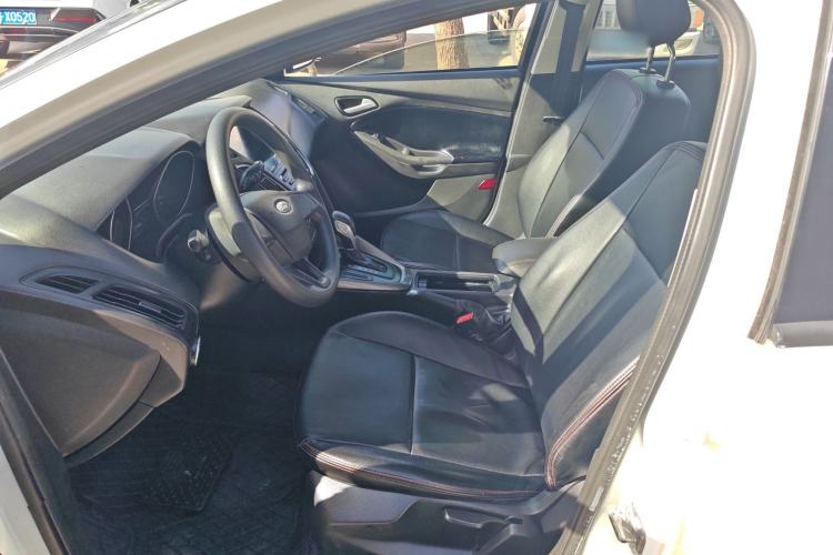 Used Ford Focus 2018 Hatchback Classic 1.6L Automatic Comfort Plus SmartDrive Edition
