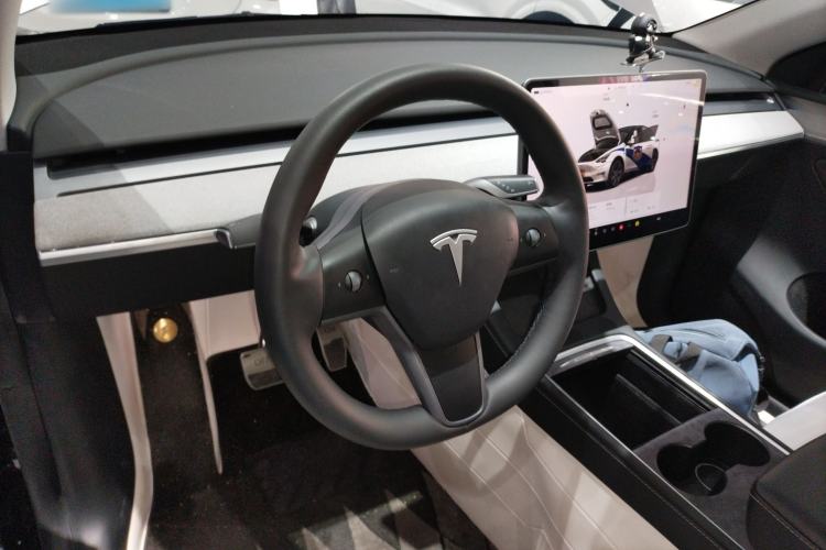 Used Tesla Model Y 2023 Rear-Wheel-Drive Version