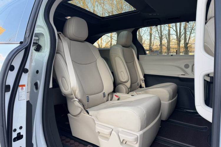 Used Toyota Granvia 2023 2.5L Hybrid Prestige PLUS Edition