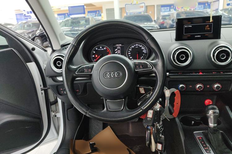 Used Audi A3 2016 Limousine 35 TFSI Prestige Edition
