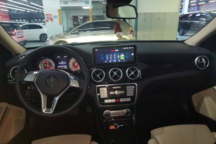 Used Mercedes-Benz GLA 2016 GLA 200 Fashion Model
