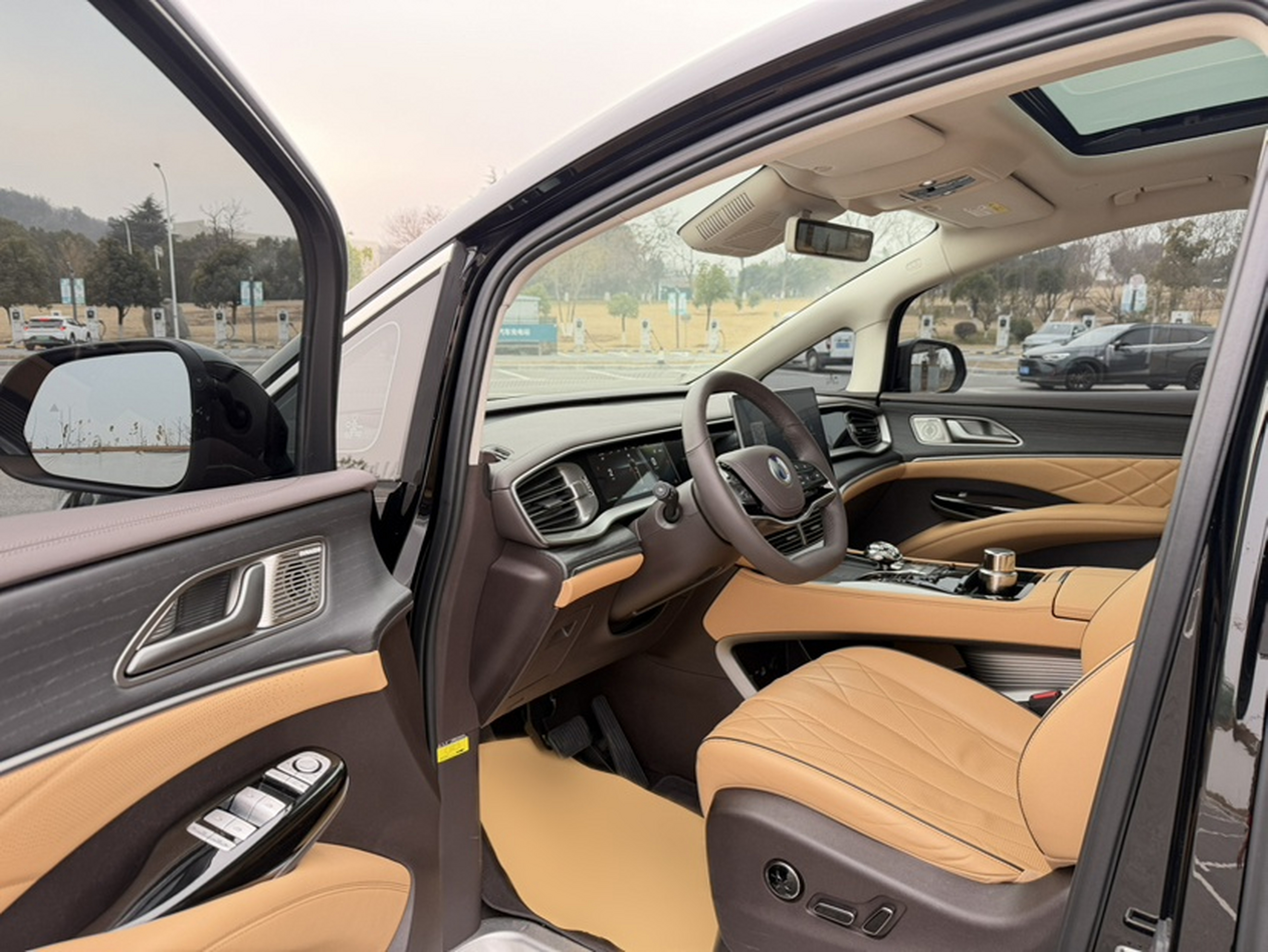 Переднее сиденье в автомобиле