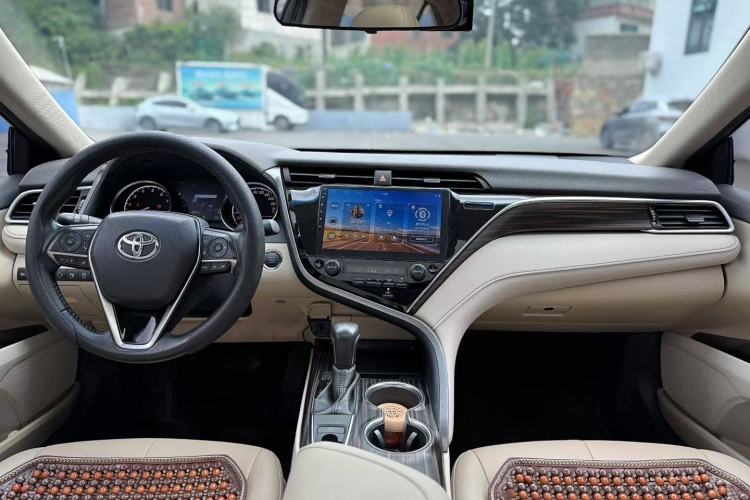 Used Toyota Camry 2018 2.0G Luxury Edition
