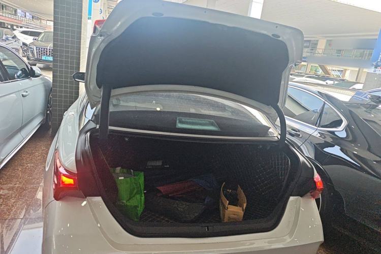 Used Toyota Avalon 2023 Dual-Engine 2.5L Luxury Edition
