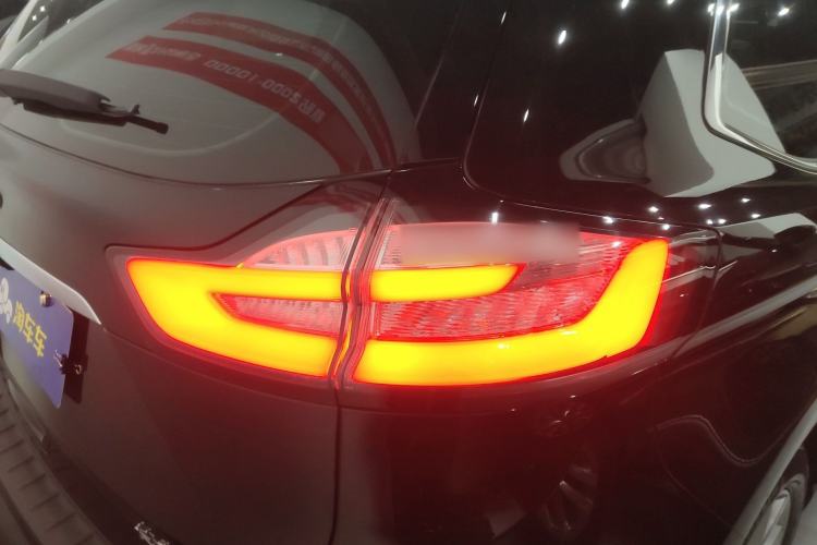 Used Ford Edge 2020 EcoBoost 245 Two-Wheel-Drive Platinum Edition 5 Seats
