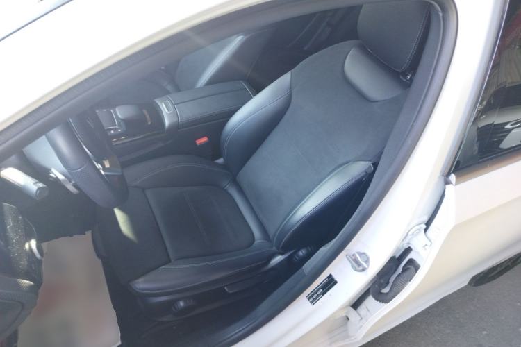 Used Mercedes-Benz A-Class 2022 Second Facelift A 200 L Sport Sedan Fashion Version
