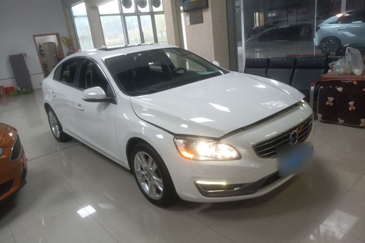 Used Volvo S60 2014 S60L 2.0T Zhiyuan Edition
