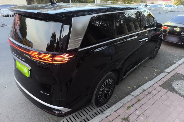 Used Denza D9 2024 DM-i 980 Four-Wheel Drive Prestige Model
