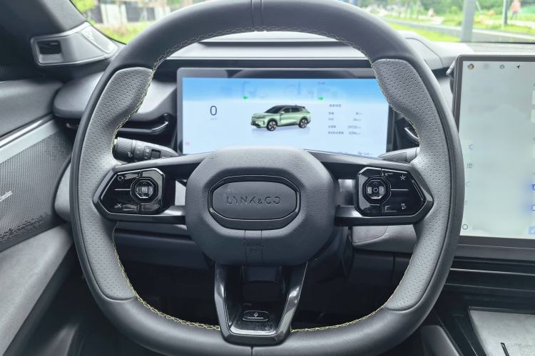 Used Lynk & Co 08 EM-P 2023 220km All-Wheel-Drive Performance Halo
