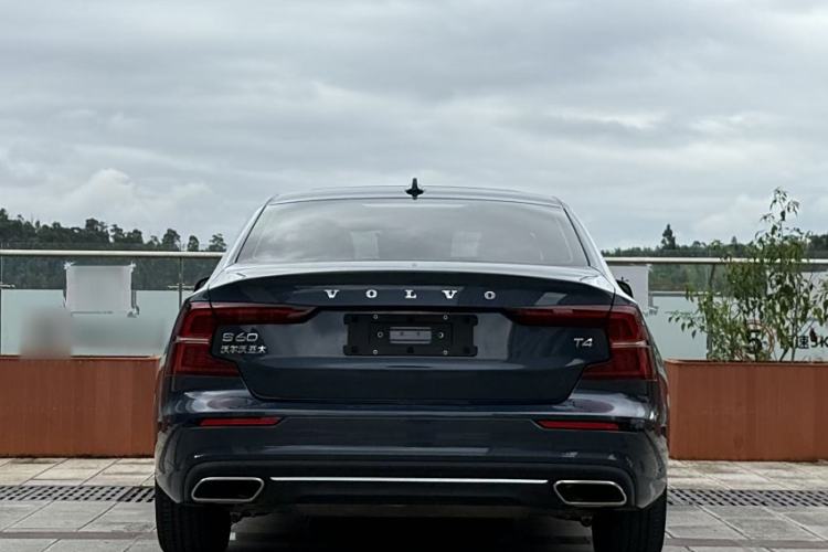 Used Volvo S60 2021 T4 Zhiyi Luxury Edition