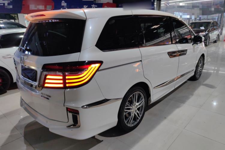 Used Honda Elysion 2019 2.0L Hybrid Luxury Edition
