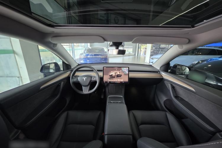 Used Tesla Model Y 2022 Rear-Wheel-Drive Version
