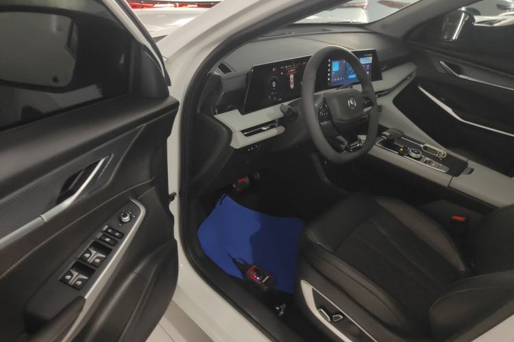 Used Changan CS75 PLUS 2024 3rd Generation Champion Edition 1.5T Intelligent Drive Dynamic Model
