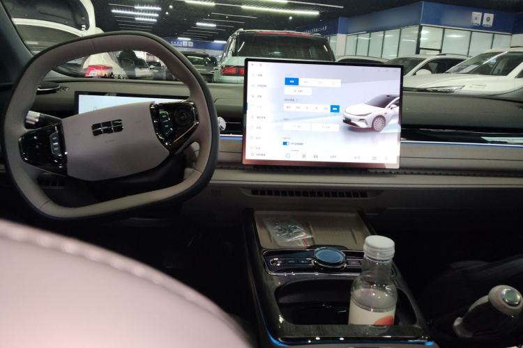 Used Geely Galaxy Galaxy 8 2025 130km EM-i Deluxe Edition
