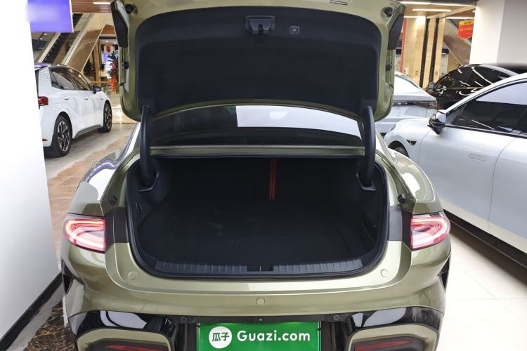 Used  SU7 2024 Rear-Drive Long-Range Intelligent Driving Version
