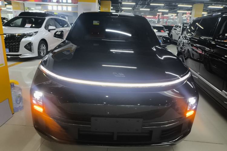 Used Li Auto L8 2025 Max Smart Refresh Edition
