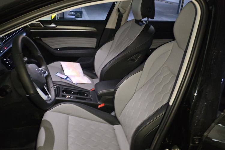 Used Volkswagen Magotan 2026 30 Million Vehicles Selected Model 280TSI DSG Luxury Edition
