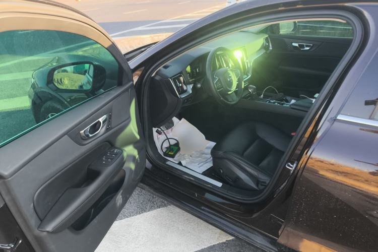 Used Volvo S60 2021 T4 Zhiyi Luxury Edition
