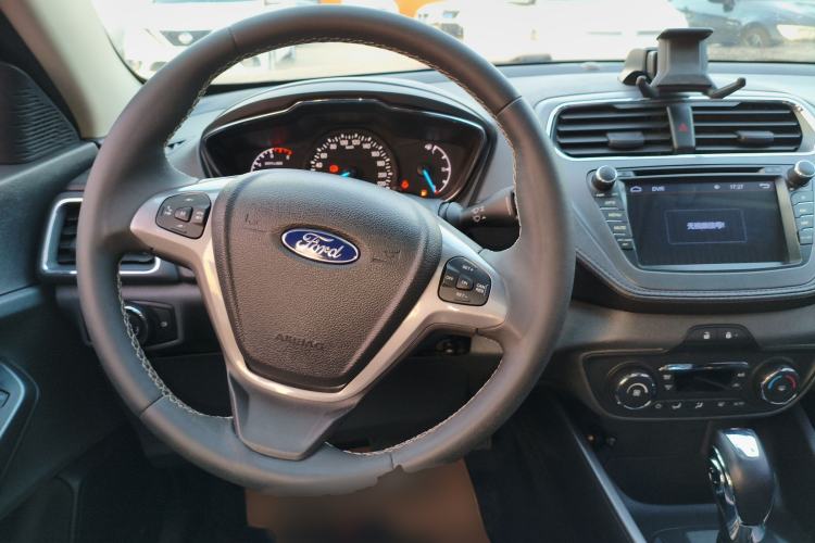 Used Ford Escort 2015 1.5L Automatic Fashion Model
