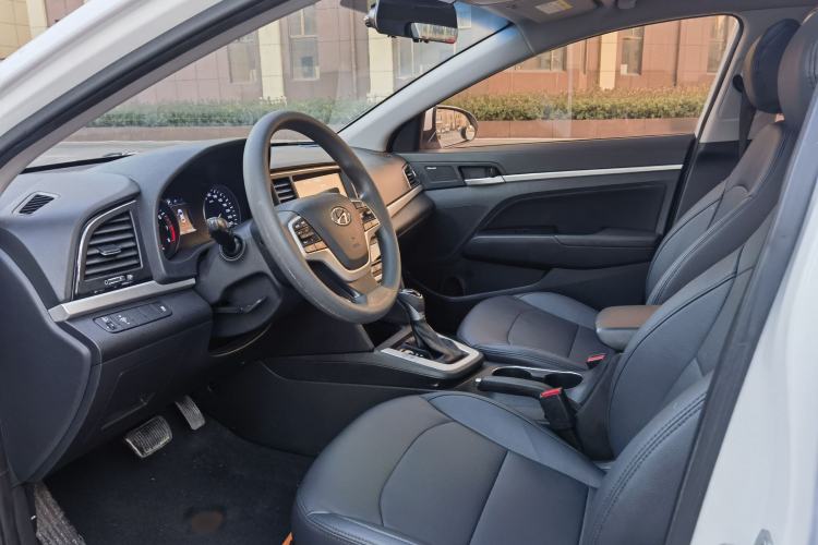 Used Hyundai Elantra 2016 1.6L Automatic ZhiXuan – Elite Version