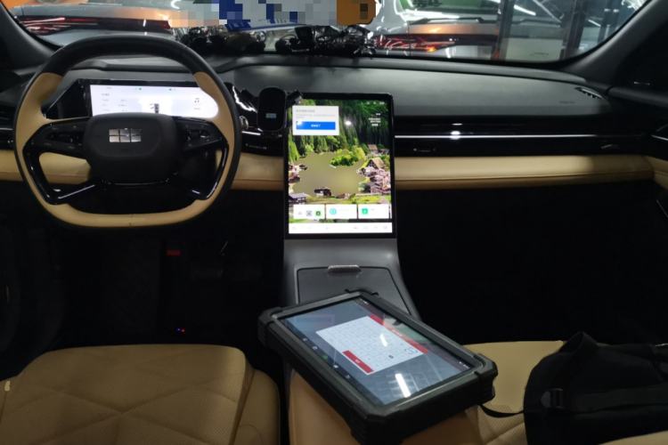 Used  L6 2024 125km PLUS Dragon Edition