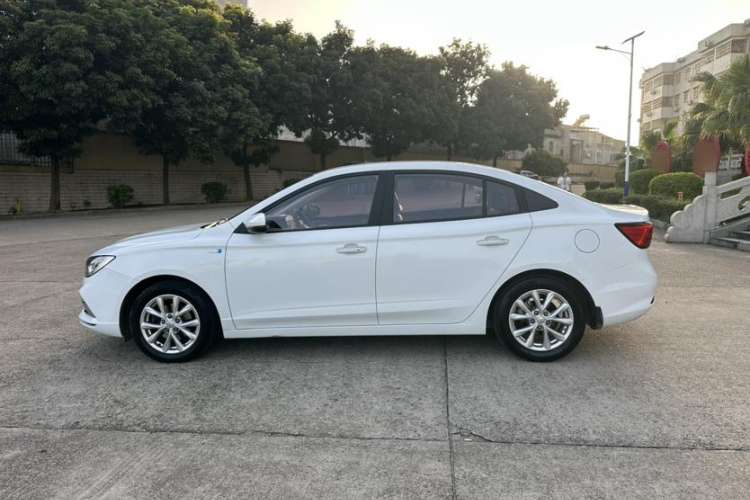 Used Roewe i5 2020 1.5L Manual 4G Connect Luxury Edition
