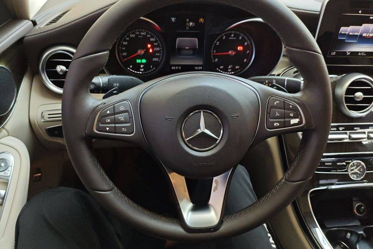 Used Mercedes-Benz C-Class 2015 C 200 L