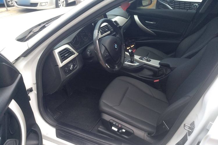 Used BMW 3 Series 2016 320i Fashion Model
