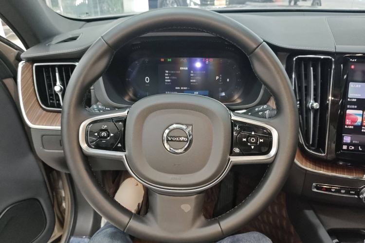 Used Volvo XC60 2025 B5 Four-Wheel Drive Smart & Advanced Luxury Edition
