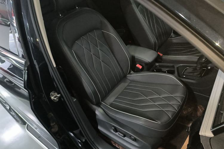 Used Volkswagen Tiguan L 2024 330TSI Automatic Two-Wheel Drive Smart Edition