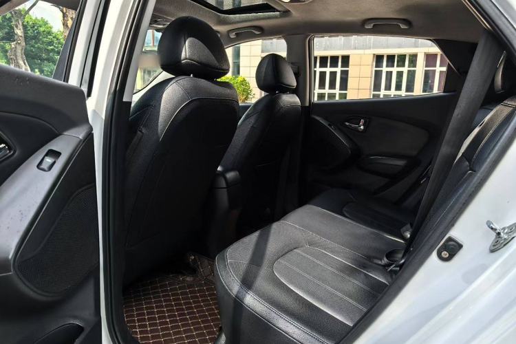 Used Hyundai ix35 2013 2.0L Automatic Two-Wheel Drive Smart GLS China IV Standard
