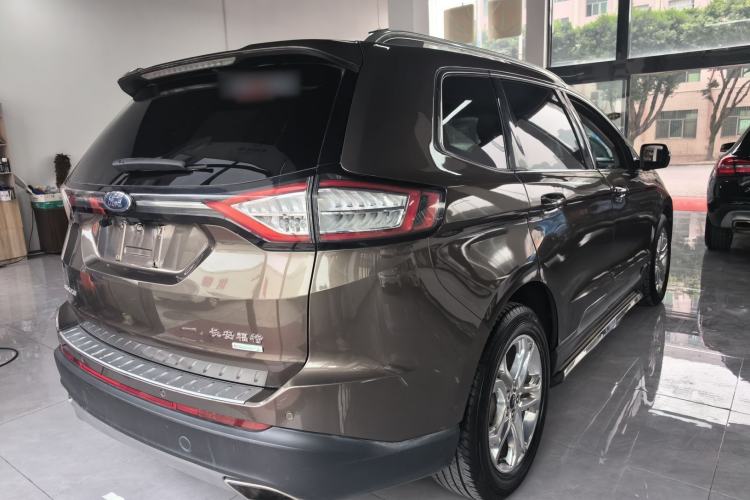 Used Ford Edge 2017 EcoBoost 245 Two-Wheel-Drive Sporty 7-Seater
