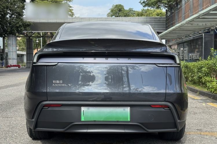 Used Tesla Model Y 2025 Rear-Wheel-Drive Version