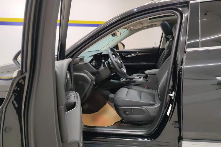 Used Buick Envision 2022 Encore S 552T Two-Wheel-Drive Luxury Model
