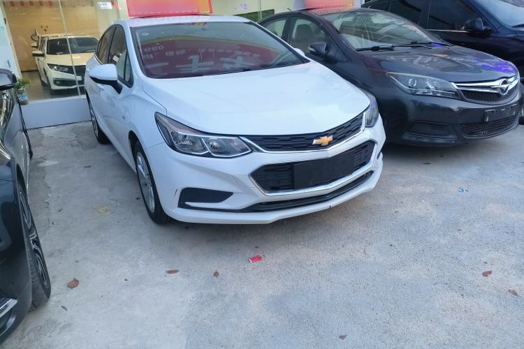 Used Chevrolet Cruze 2017 1.5L Automatic Pioneer Sunroof Edition
