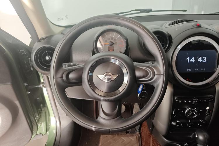 Used  Countryman 2014 1.6L ONE
