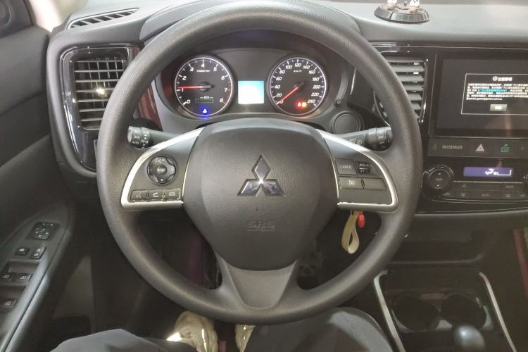 Used Mitsubishi Outlander 2021 Revised Version 2.0L Two-Wheel Drive Comfort Edition 5 Seats
