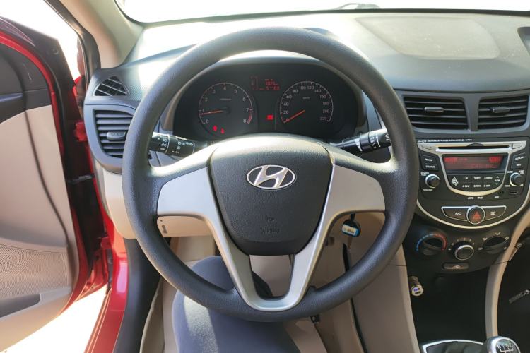 Used Hyundai Verna 2014 1.4L Manual Smart GLS Trim
