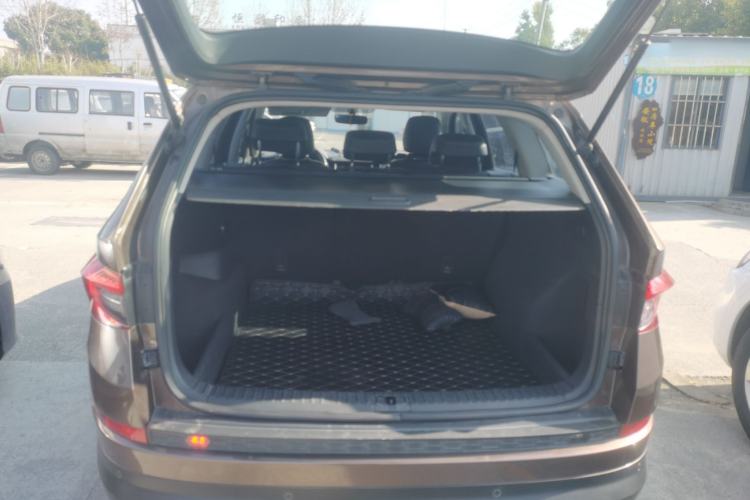 Used Skoda Kodiaq 2018 Facelifted TSI330 5-Seater Two-Wheel-Drive Luxury Enjoyment Edition
